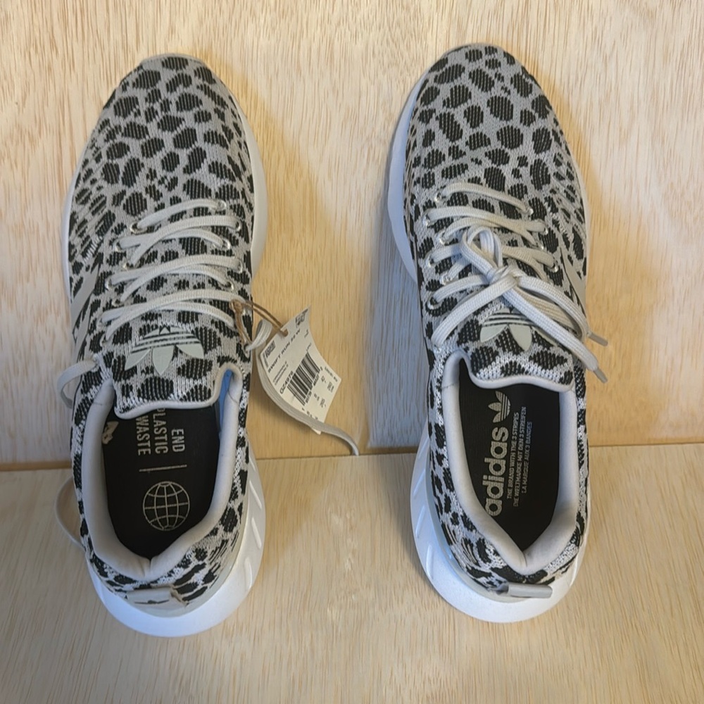 Brand New Adidas Cheetah Print Women’s size 9.5 Shoes
